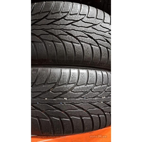 Kumho Wintercraft Ice WS51 SUV 255/55R18