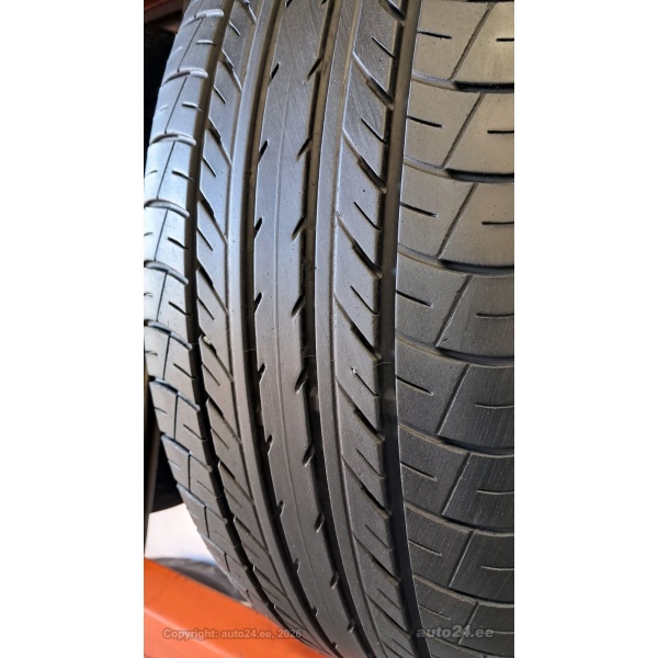 Yokohama Bluearth E70B2 225/55R18