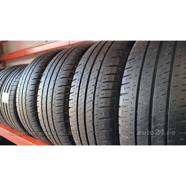Michelin Agilis 235/65R16