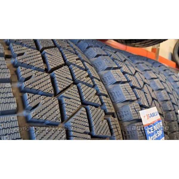 Sailun Ice Blazer Arctic SUV 215/65R16