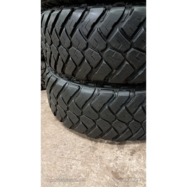 Maxxis Razr M/T 285/75R18