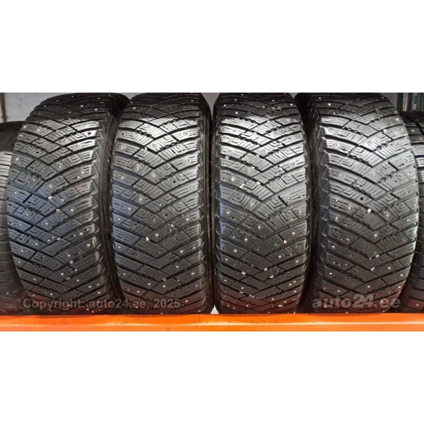 Goodyear Ultragrip IceArctic 215/60R17