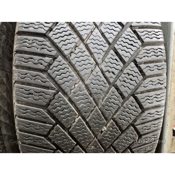 Continental VikingContact7 235/45R18