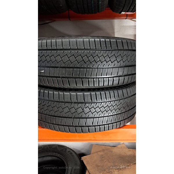 Pirelli Ice Zero Asymmetrico 235/55R20