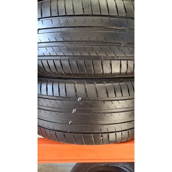 Michelin PilotSport4 SUV 245/50R19