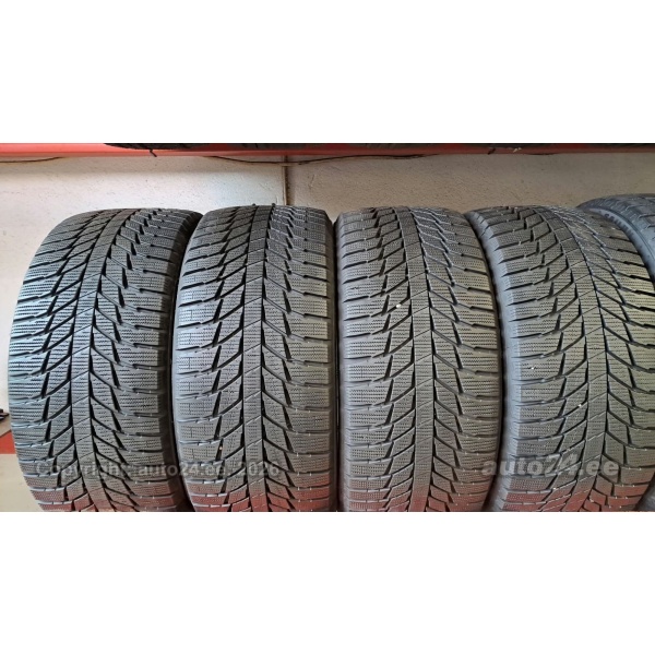 Triangle Snowlink TWT02 235/40R18