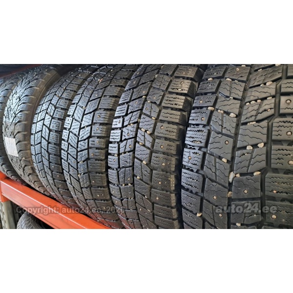 Continental VanContactIce 215/65R15