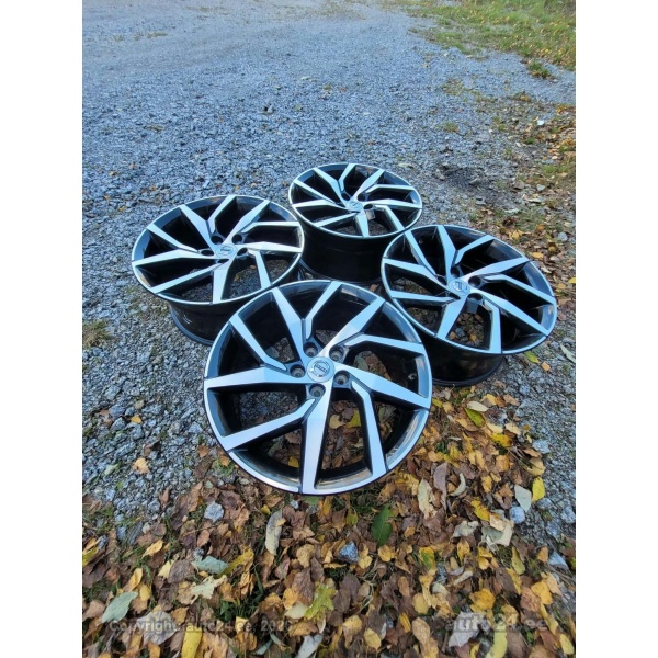 5-Y Spoke Black Diamond Cut  /R18