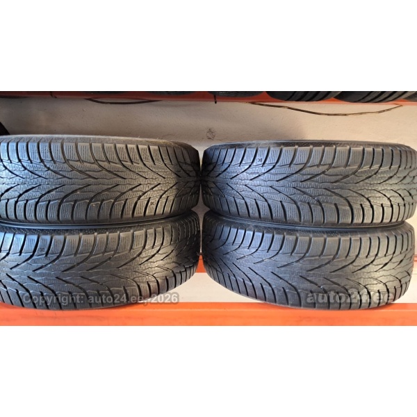 Kumho Wintercraft Ice WS51 SUV 235/60R18